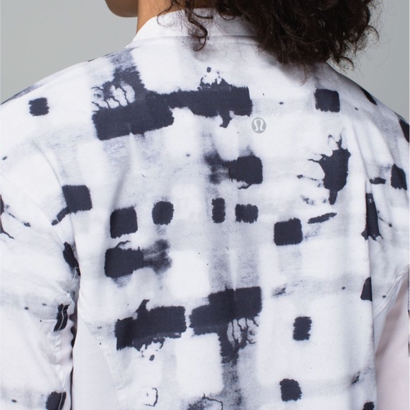 Lululemon Noir Jacket II - Picture 5 of 9